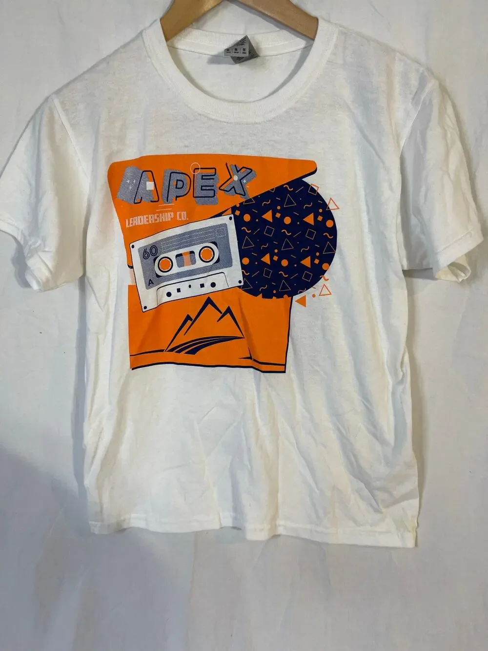 Gildan youth medium graphic tee